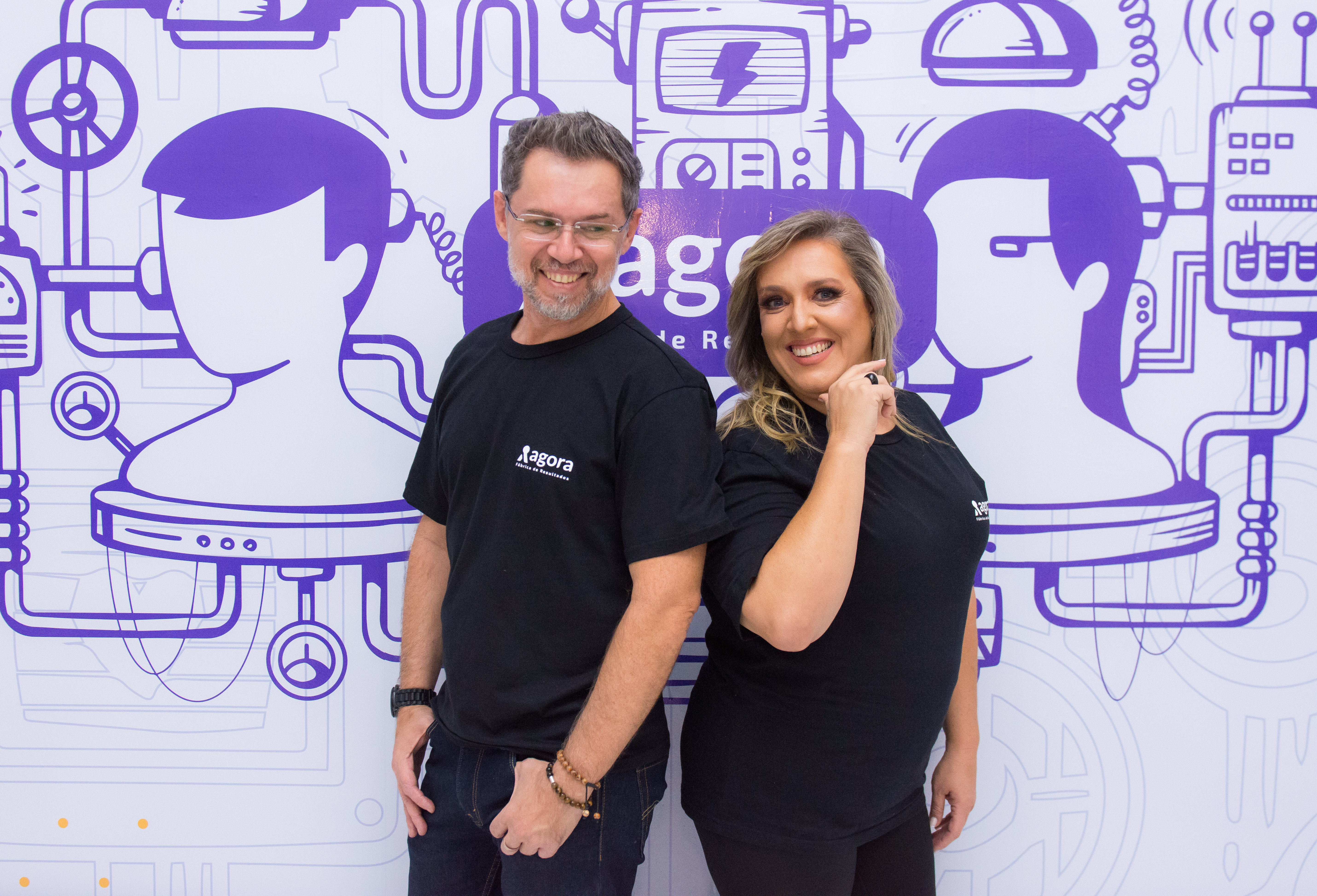 Viviane de Paula e equipe Agora